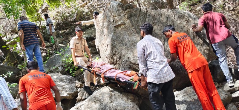 गोरी धाम में फोटोशूट के दौरान युवक गहरे कुंड में डूबा, मौत