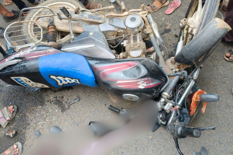 बारां में दर्दनाक सड़क हादसा, बाइक टक्कर में पति-पत्नी समेत तीन की मौत