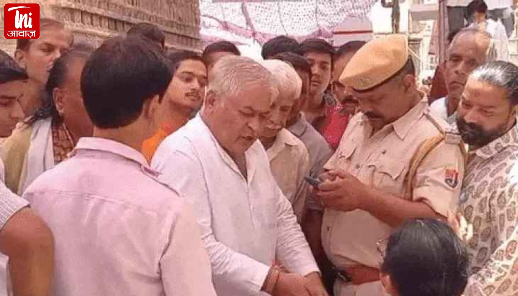 उदयपुर के जगदीश मंदिर में देवस्थान विभाग के भेंट काउंटर पर हंगामा, पुजारी-भक्तों ने जताया विरोध