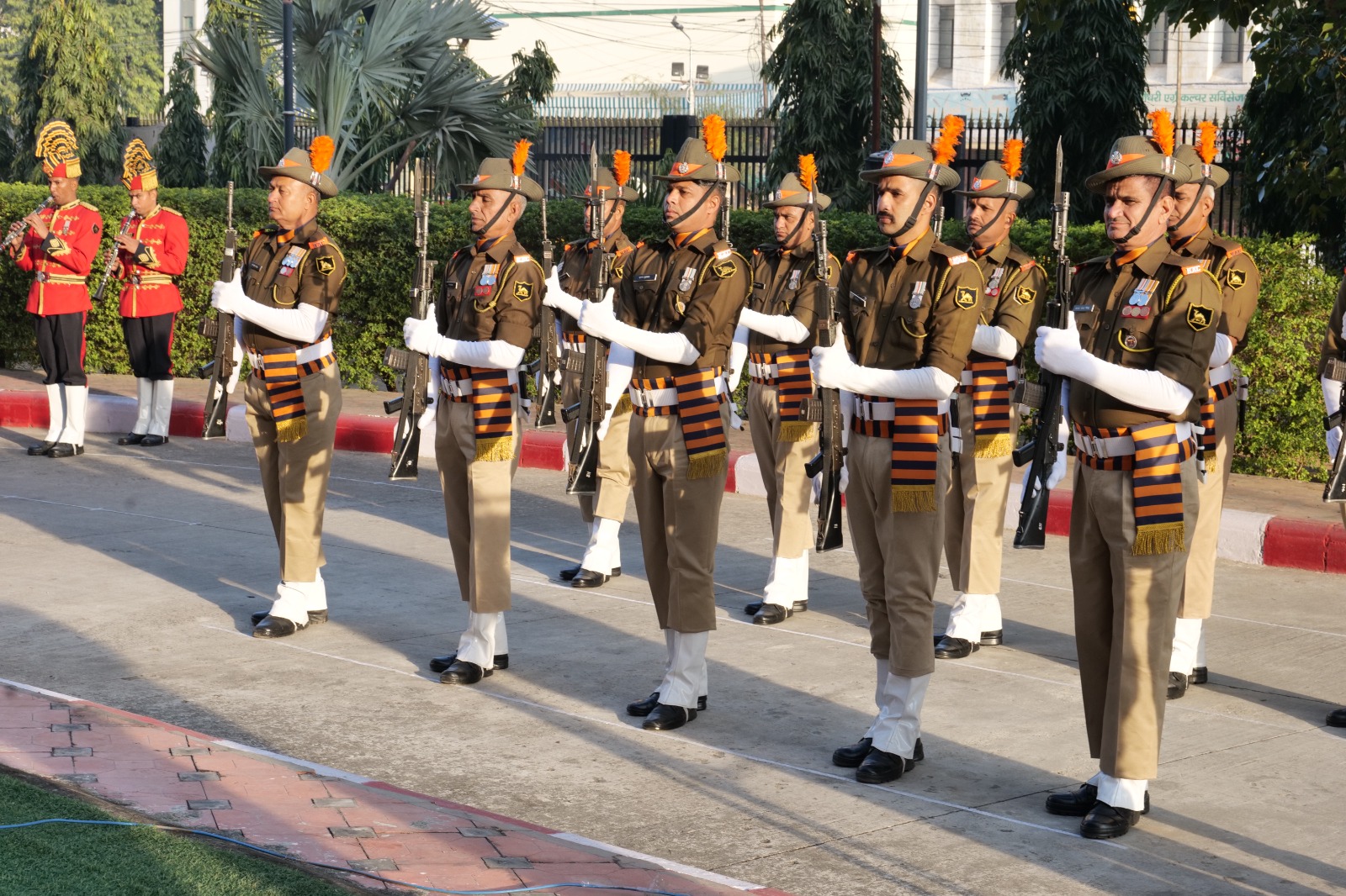 गणतंत्र दिवस 2026: पुलिस मुख्यालय में फहरा तिरंगा, डीजीपी राजीव कुमार शर्मा ने ली परेड की सलामी, 45 जांबाज सम्मानित