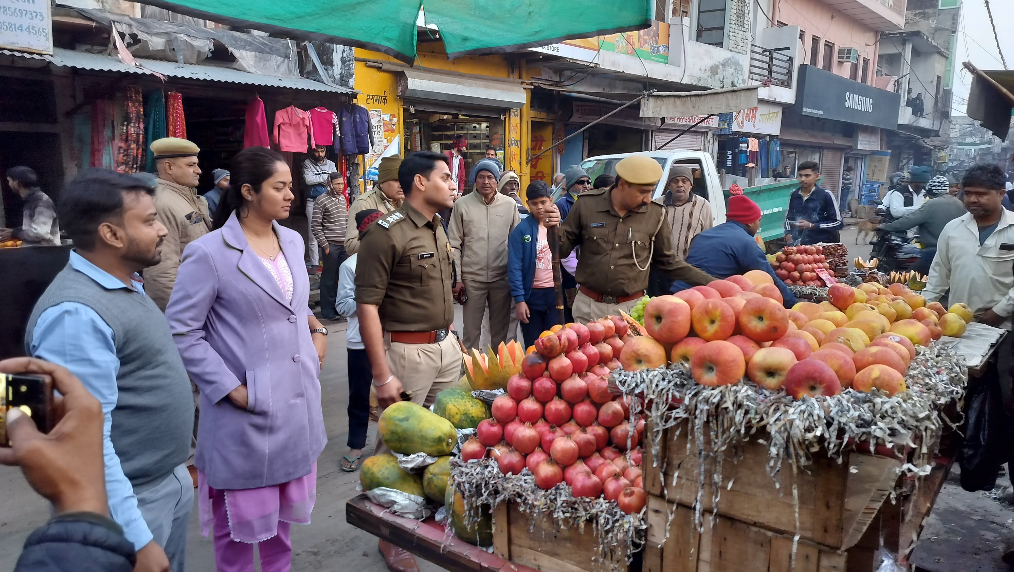 बयाना में पुलिस व नगर पालिका ने चलाया अतिक्रमण हटाओ अभियान, अतिक्रमणकारी दुकानदारों में मचा हड़कंप