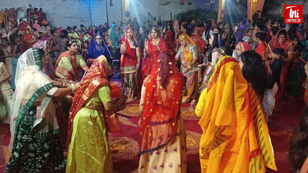 शरद पूर्णिमा के अवसर पर गरबा नृत्य की रही धूम
