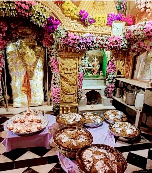 बेटी की शादी के लिए ट्रस्ट ने दिए 3 लाख:मेहंदीपुर बालाजी मंदिर की ओर से पहल; महंत का जताया आभार