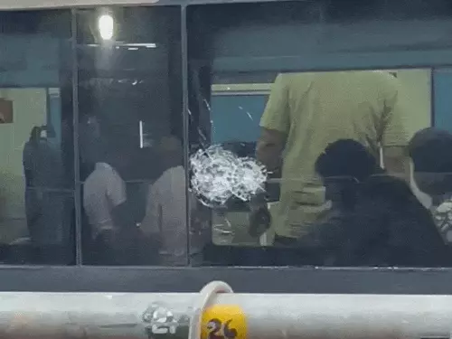 दिल्ली-जोधपुर वंदे भारत एक्सप्रेस पर पथराव: अलवर-रेवाड़ी के बीच कोच C18 की खिड़की का कांच टूटा