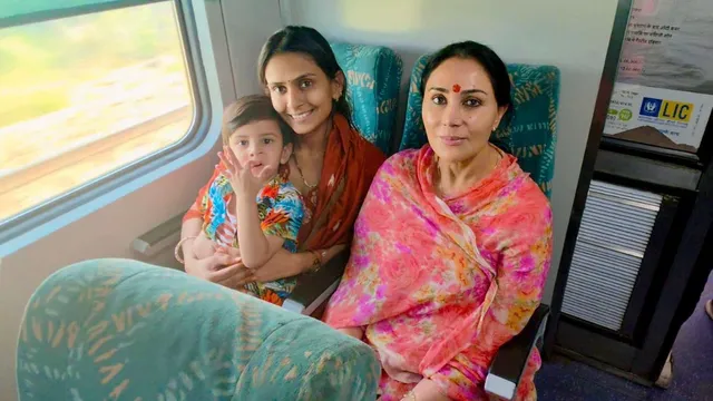 दीया कुमारी ने ट्रेन से किया सफर, ईंधन बचाने की अपील दोहराई