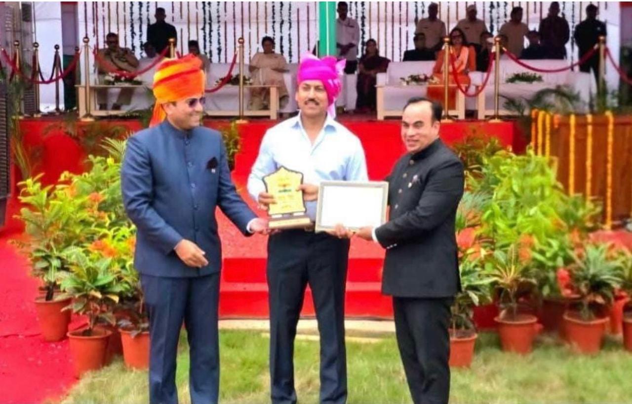 रणवीर सिंह परिहार को राजस्व सूचना एवं आर्थिक अपराध निदेशालय में अहम जिम्मेदारी, 15 अगस्त पर प्रशासनिक उत्कृष्टता के लिए सम्मान,2015 बैच के सहकारी अधिकारी परिहार का सहकारिता विभाग में उल्लेखनीय योगदान, जीरो पेंडेंसी और पारदर्शी कार्यप्रणाली के लिए मिल चुका है राज्य स्तरीय सम्मान
