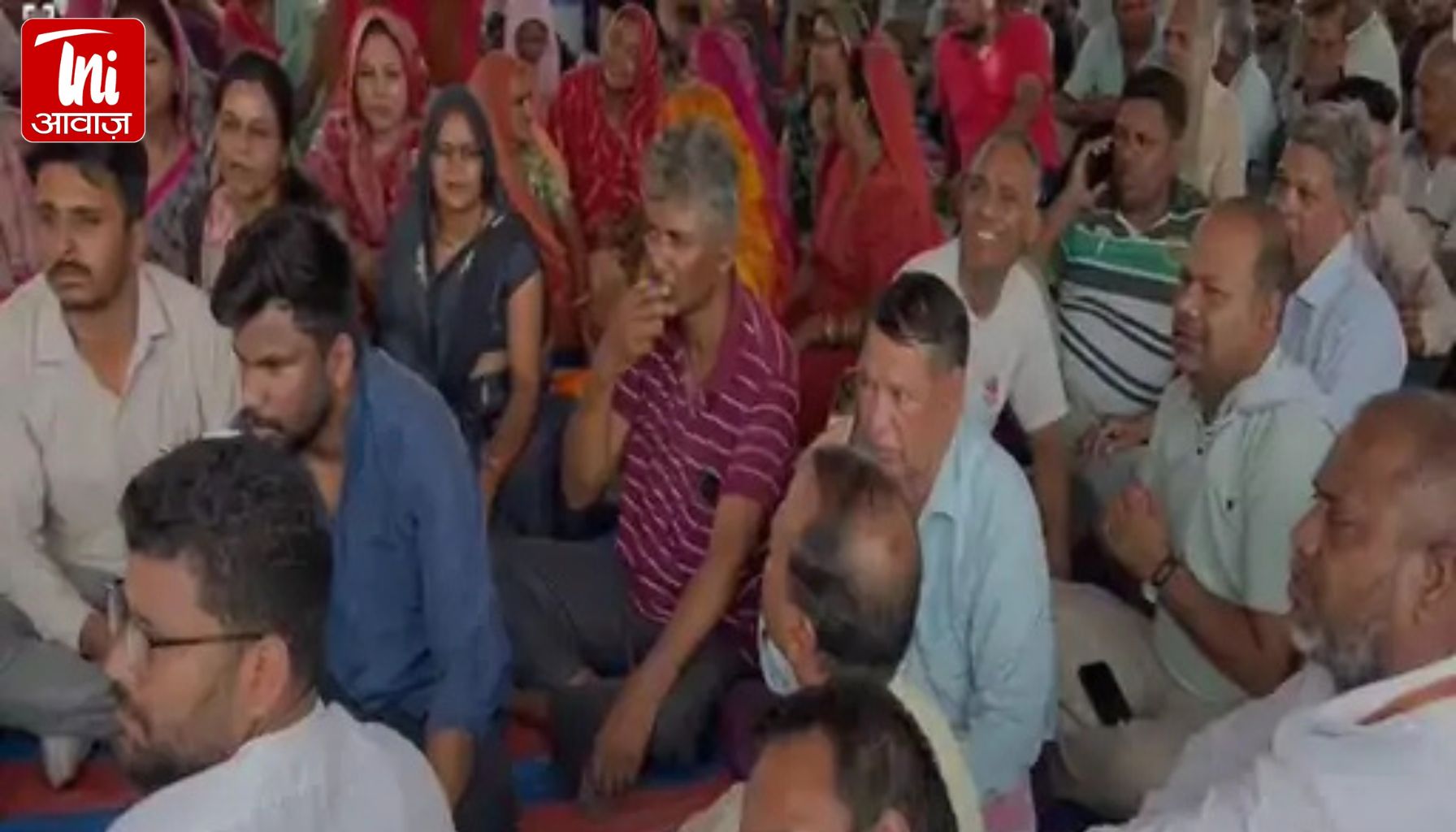 युवती के सुसाइड मामले में आरोपियों को गिरफ्तार करने की मांग: जोधपुर में परिजनों ने किया प्रदर्शन