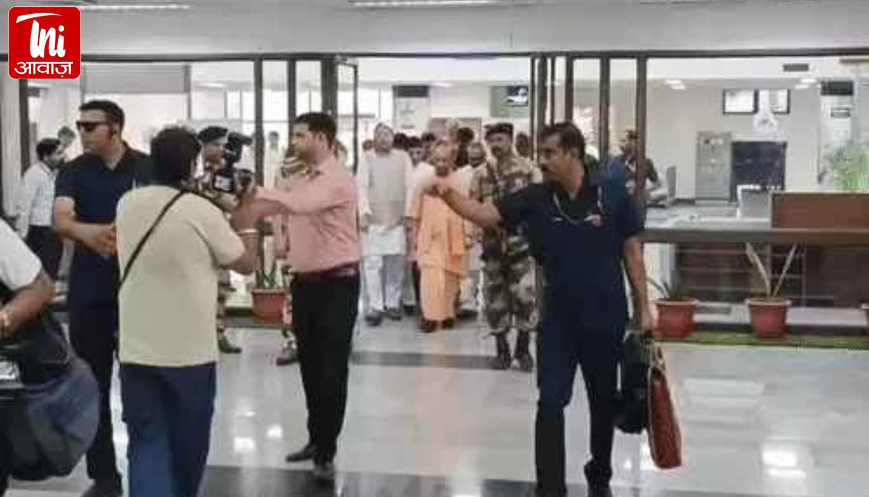 आगरा में CM योगी की RSS-BJP के साथ अहम बैठक, 2027 चुनाव पर मंथन? यथार्थ हॉस्पिटल का भी किया उद्घाटन