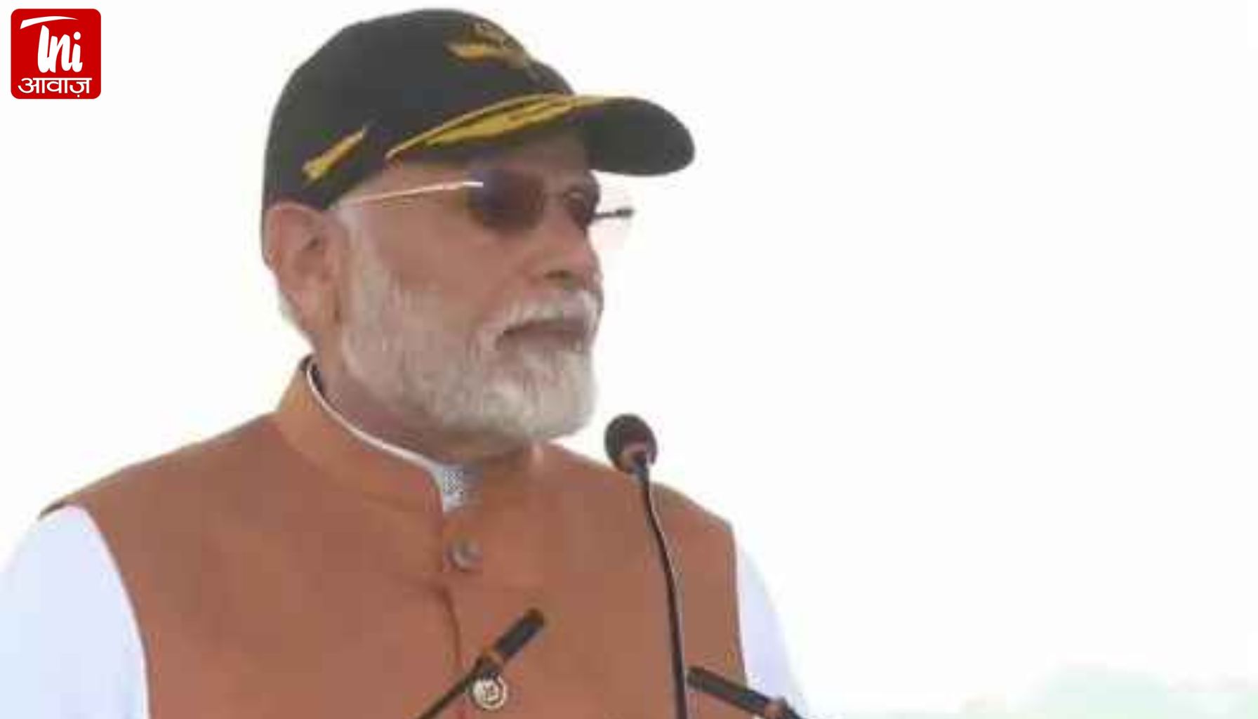 आदमपुर एयरबेस से मोदी का संबोधन:जवानों से बात की; पीछे S-400, मिग-29 नजर आए