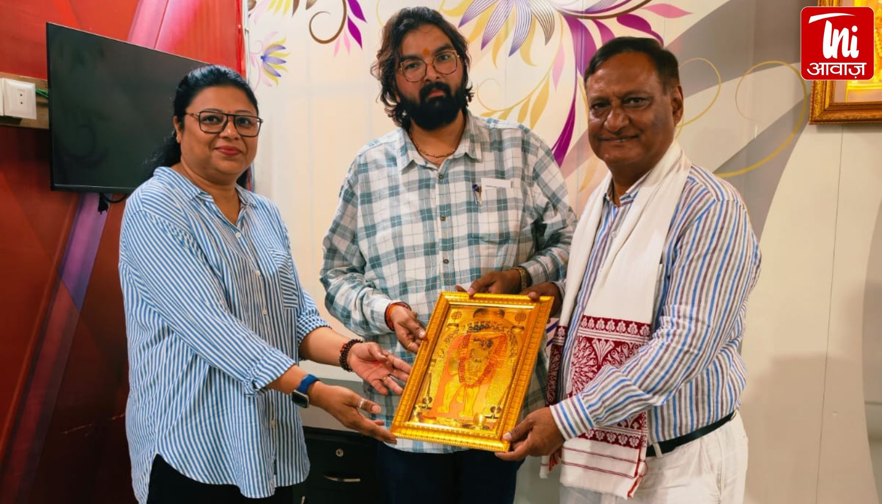 जयपुर में अंबेडकर जयंती पर मंत्री राजेंद्र नायक का भव्य स्वागत, बालाजी प्रतिमा भेंट कर किया सम्मान