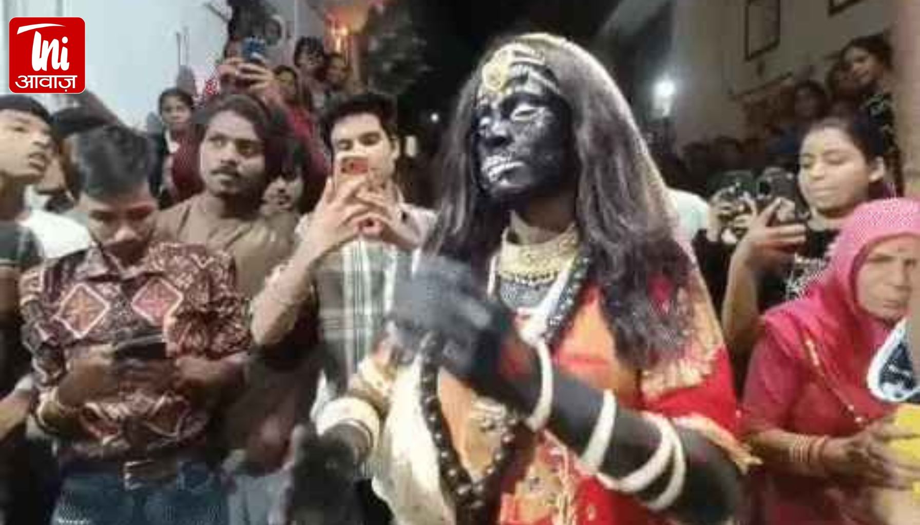 उदयपुर में ‘भूत’ बनकर युवक सड़कों पर घूमता रहा! 50 साल पुरानी परंपरा ने खींचा हजारों का ध्यान