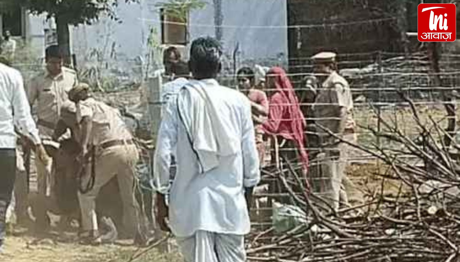 “पुलिस ने रोका मकान निर्माण तो युवक ने खुद पर उड़ेल लिया पेट्रोल! दौसा में जमीन विवाद ने लिया खौफनाक मोड़”