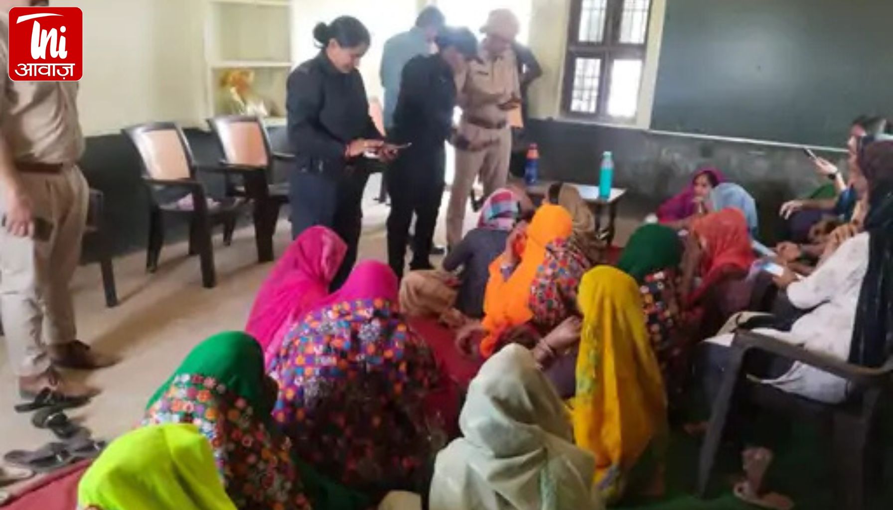 दौसा में पुलिस का खास अभियान: महिलाओं को बताए सुरक्षा कानून, 112 हेल्पलाइन और साइबर अपराध से बचने के तरीके