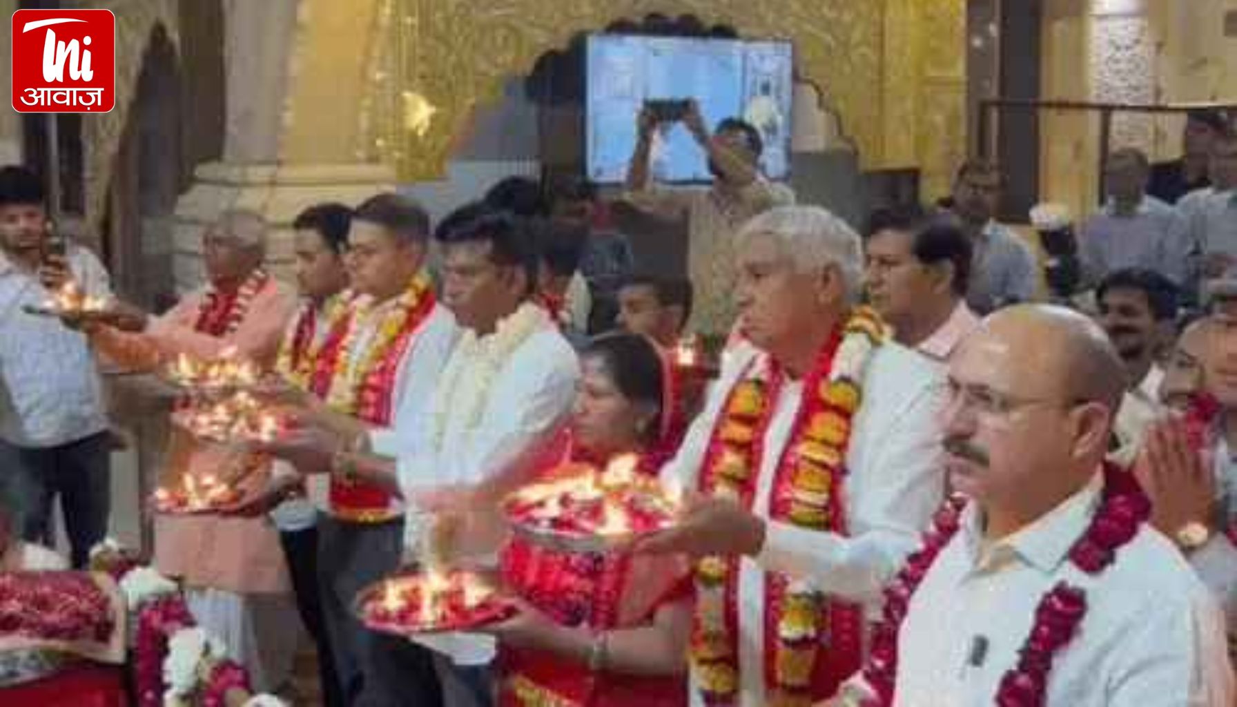 भक्ति में डूबा दौसा: मेहंदीपुर बालाजी मंदिर में भव्य महाआरती, विधायक-कलेक्टर ने की सुख-समृद्धि की कामना