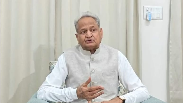 अशोक गहलोत का बीजेपी पर हमला, बोले- सरकार नाम की चीज नजर नहीं आती