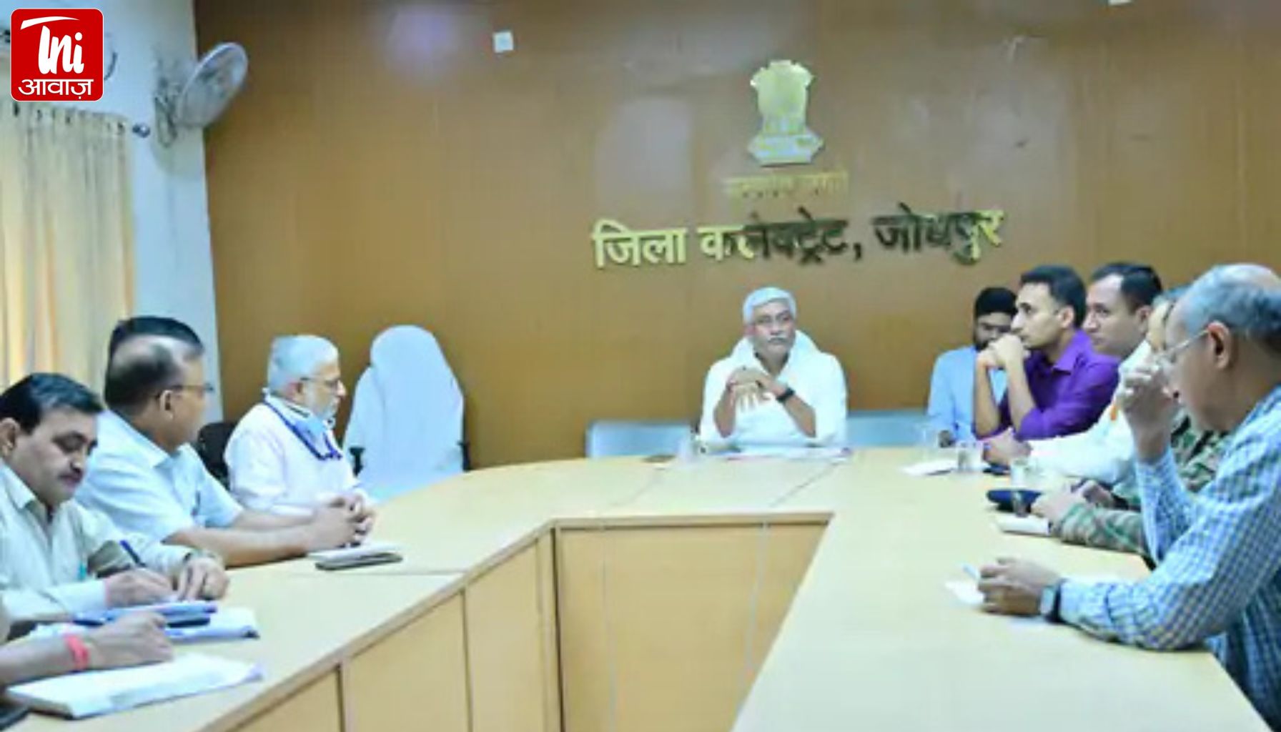 केंद्रीय मंत्री बोले- संकट की घड़ी में एकजुटता ही हमारी पूंजी: जोधपुर कलेक्ट्रेट में चिकित्सा सेवाओं पर बैठक