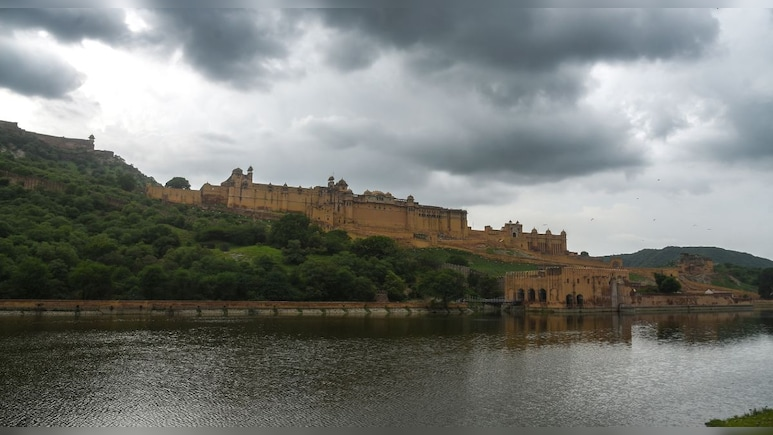 राजस्थान में बारिश-आंधी का अलर्ट, 70 किमी प्रति घंटे की रफ्तार से चलेंगी हवाएं