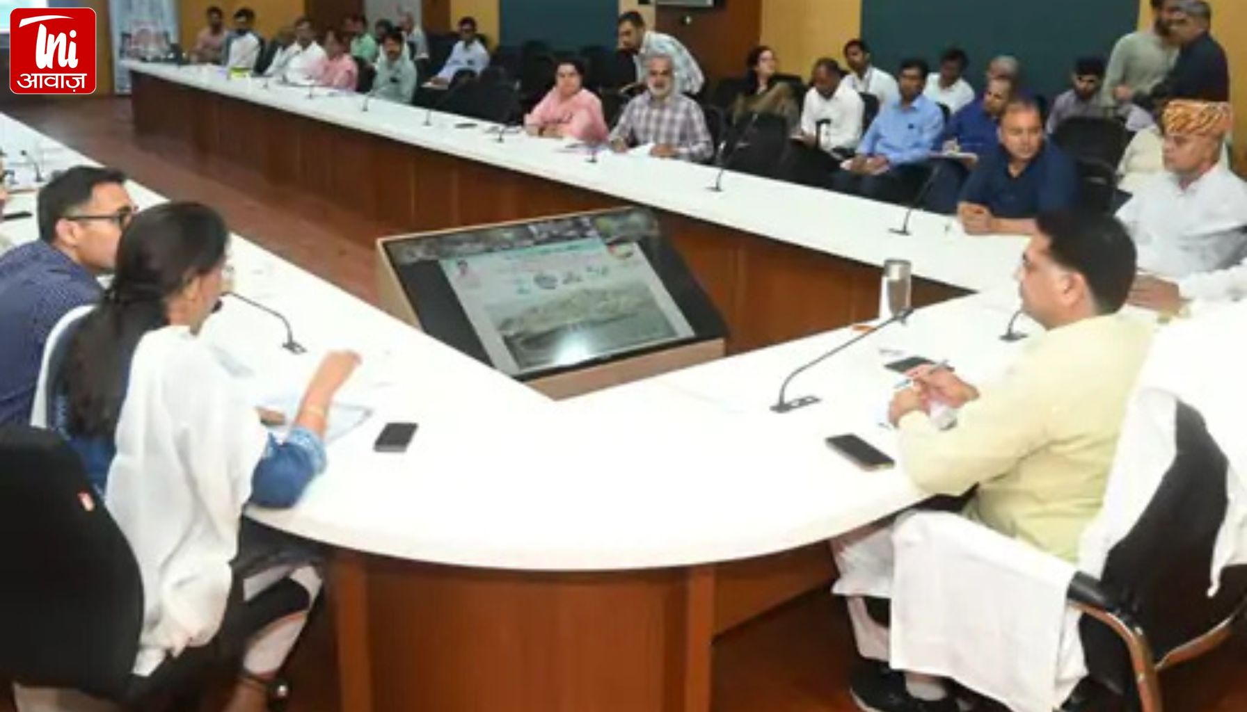 मानसून से पहले मंत्री सुरेश सिंह रावत ने जोधपुर में संभागीय अधिकारियों के साथ बाढ़ नियंत्रण की तैयारियों की समीक्षा की