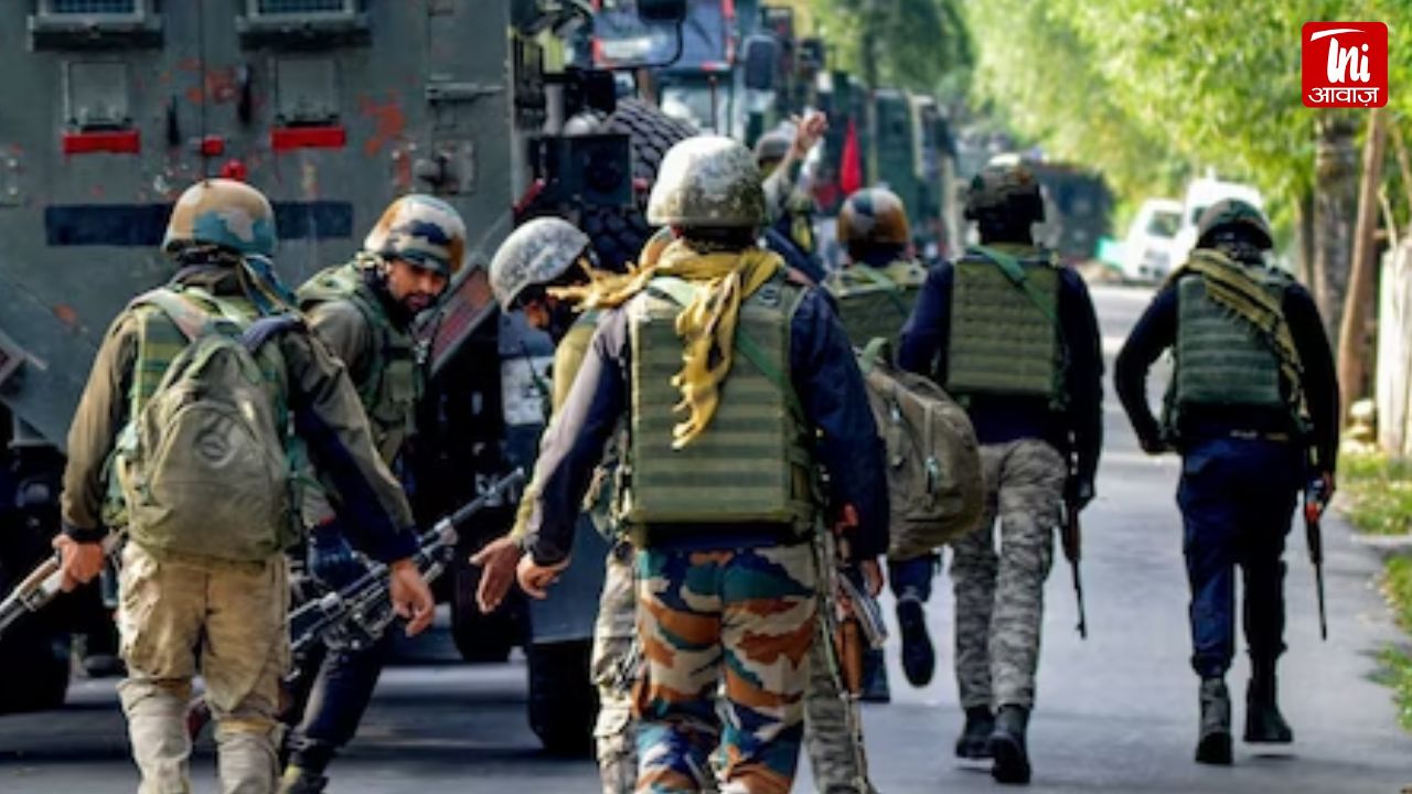 शोपियां में सुरक्षाबलों के साथ मुठभेड़ में 2 आतंकवादी ढेर, कश्मीरी पंडित की हत्या में शामिल था एक आतंकी