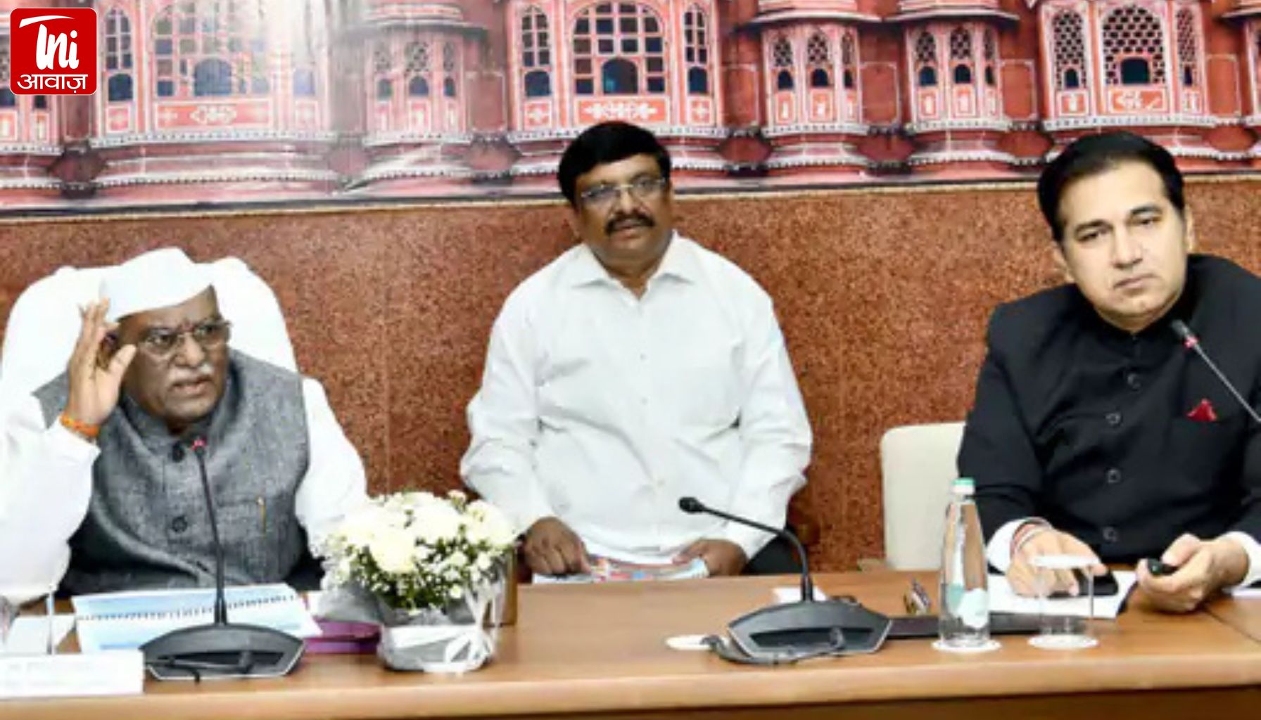 जयपुर में राज्यपाल हरिभाऊ बागड़े ने की जिले की समीक्षा: योजनाओं का लाभ समय पर मिले, शिक्षा में प्राचीन ज्ञान जोड़ने पर दिया जोर