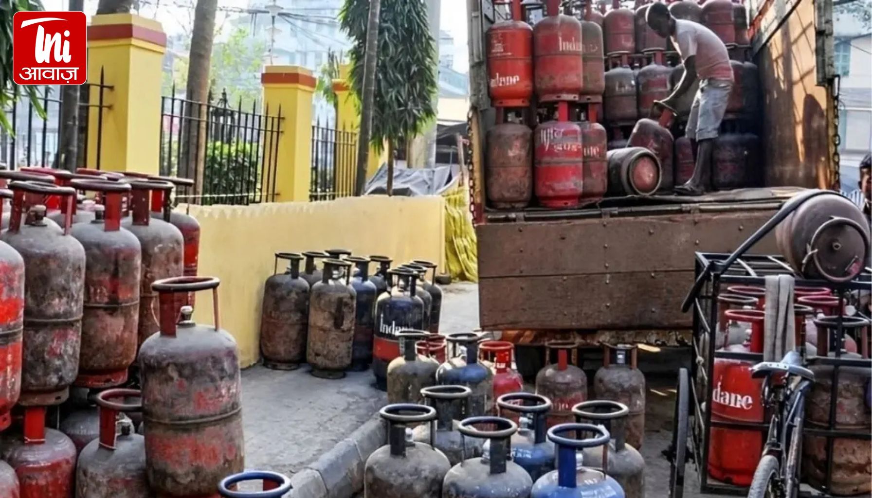 LPG Price Hike: होली से पहले बड़ा झटका, राजस्थान में गैस सिलेंडर हुआ महंगा, तेल कंपनियों ने इतने बढ़ाए दाम